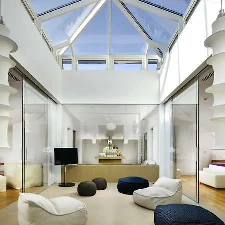 Palazzo Montemartini Rome, A Radisson Collection 5*