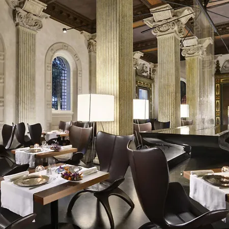 Palazzo Montemartini Rome, A Radisson Collection מלון רומא