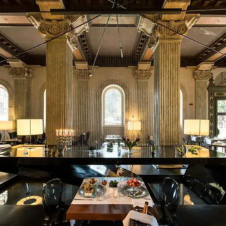 מלון Palazzo Montemartini Rome, A Radisson Collection רומא