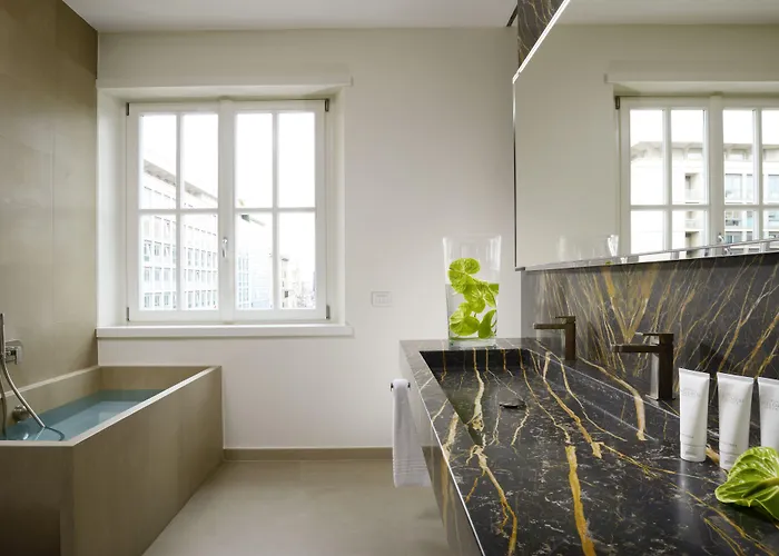 Palazzo Montemartini Rome, A Radisson Collection 5*