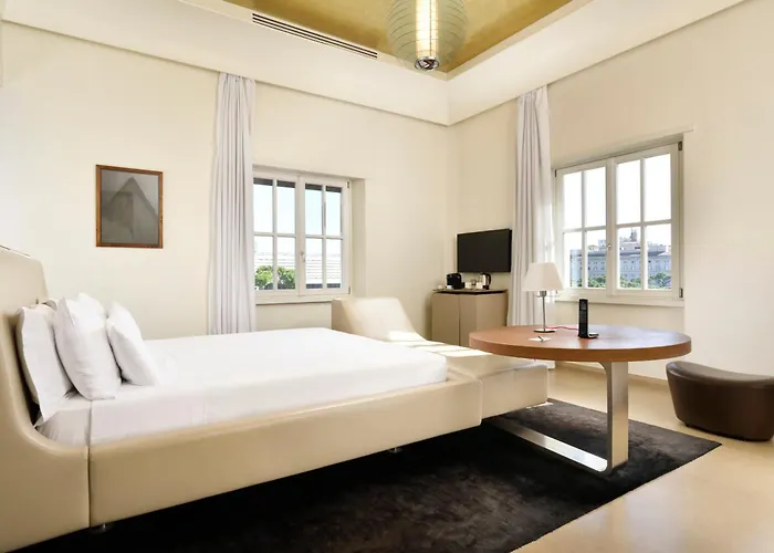 Palazzo Montemartini Rome, A Radisson Collection Roma