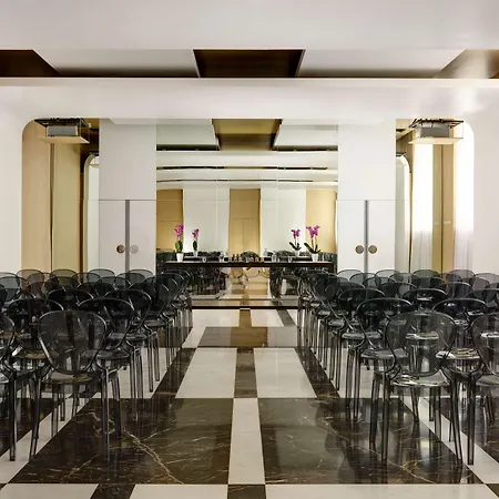Palazzo Montemartini Rome, A Radisson Collection Otel