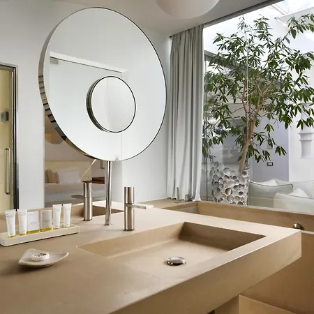 Palazzo Montemartini Rome, A Radisson Collection Otel 5*