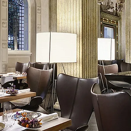 Palazzo Montemartini Rome, A Radisson Collection 5* Roma